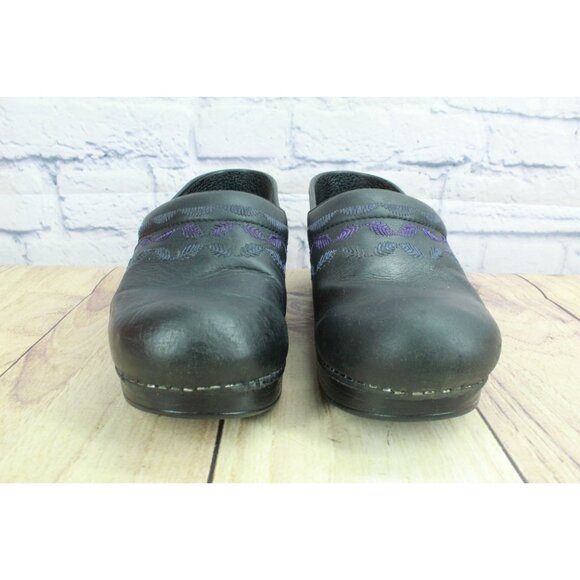 Dansko Women's Size 39 US 9 Slip-On Clogs Shoes Black Leather Embroidered - Picture 4 of 9
